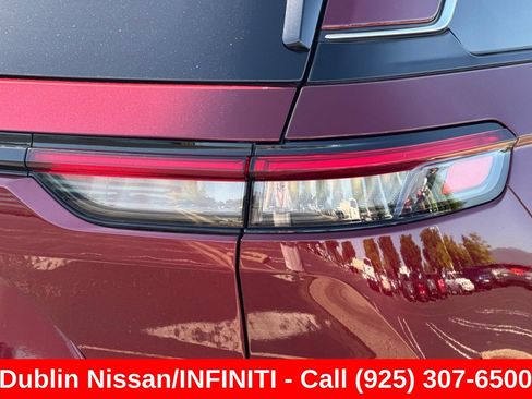 Used 2025 Jeep Grand Cherokee Laredo X w/ Luxury Tech Group I RWD image 51
