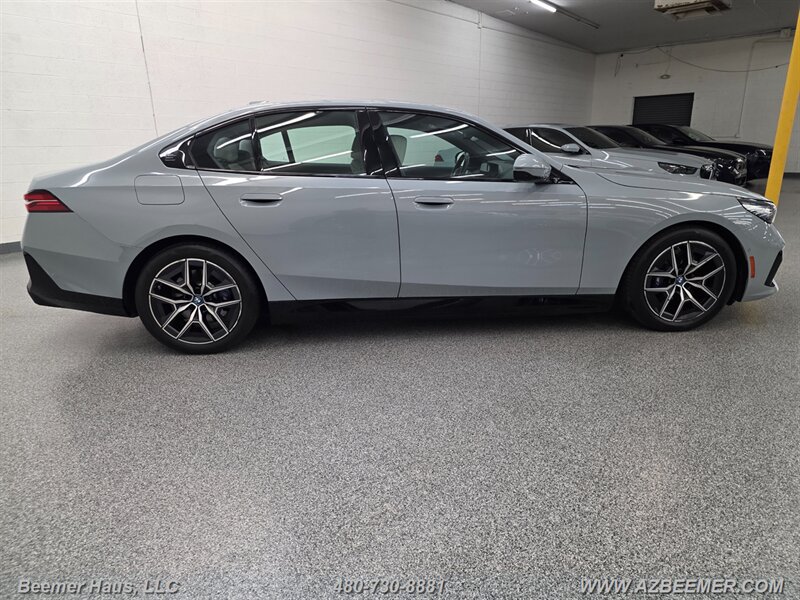 Used 2024 BMW i5 eDrive40i w/ M Sport Package RWD image 11
