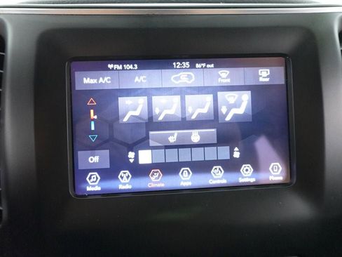 Used 2019 Jeep Cherokee Latitude Plus w/ Cold Weather Group image 19