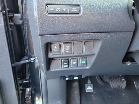 Used 2017 Nissan Rogue S AWD/4WD image 21