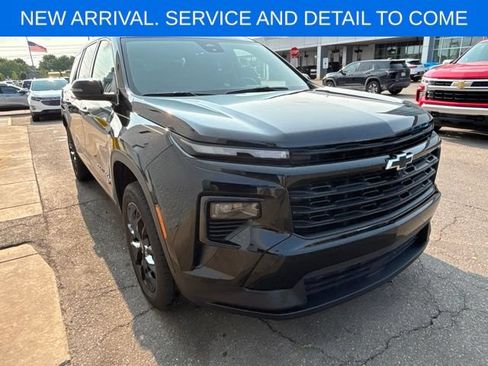 Used 2024 Chevrolet Traverse LS w/ Midnight/Sport Edition FWD image 5