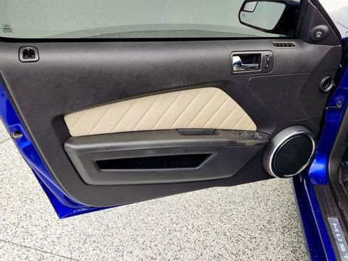 Used 2013 Ford Mustang Premium image 11
