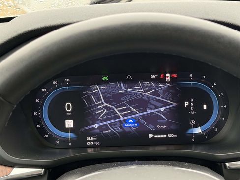 Used 2023 Volvo XC60 B5 Plus image 11