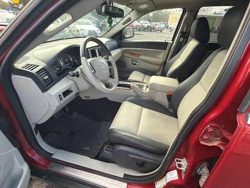 Used 2010 Jeep Grand Cherokee Limited image 8