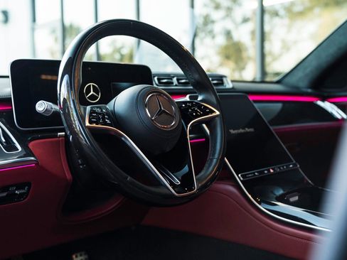 Used 2023 Mercedes-Benz S 500 4MATIC image 19