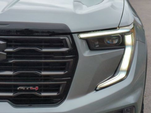 Used 2025 GMC Acadia AT4 w/ Luxury Package AWD/4WD image 52