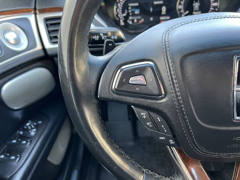 Used 2020 Lincoln MKZ Reserve w/ Luxury Package FWD image 28