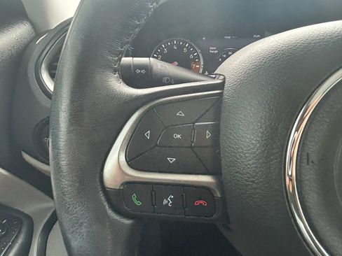 Used 2018 Jeep Renegade Limited w/ UConnect 8.4 Nav Group FWD image 15