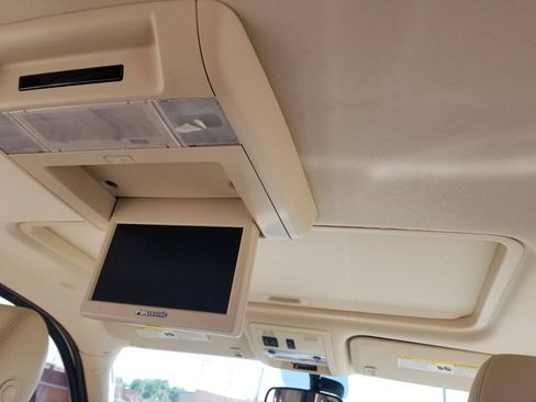 Used 2007 Cadillac Escalade AWD w/ Information Package image 9