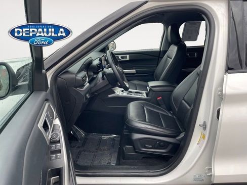 Used 2023 Ford Explorer XLT w/ Equipment Group 202A image 11