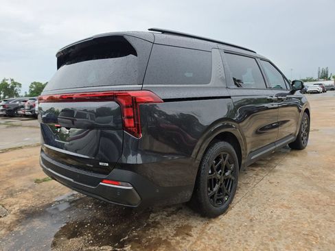 New 2026 Kia Carnival SX w/ SX Dark Edition Package FWD image 8