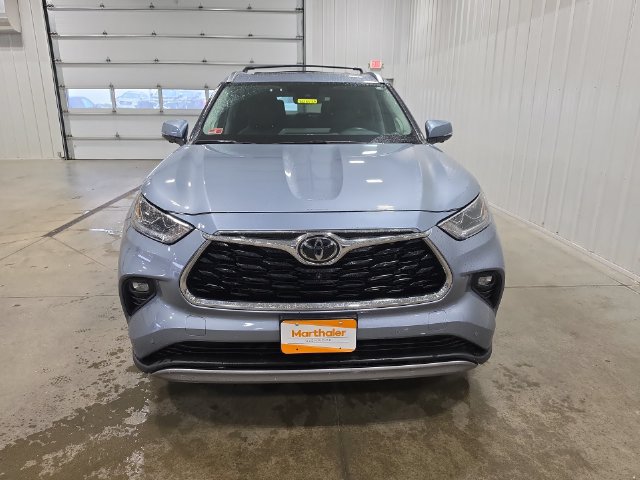Used 2023 Toyota Highlander Platinum AWD/4WD image 3