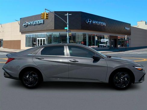 New 2026 Hyundai Elantra SEL Sport Premium FWD image 9