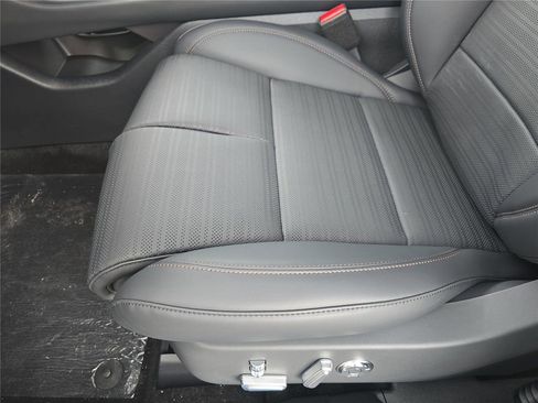 New 2026 Lincoln Nautilus Reserve image 17