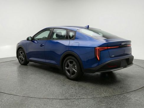 Used 2025 Kia K4 LXS image 6