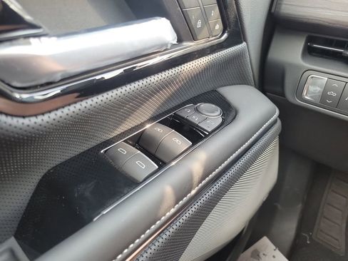New 2025 GMC Sierra EV Denali AWD/4WD image 9