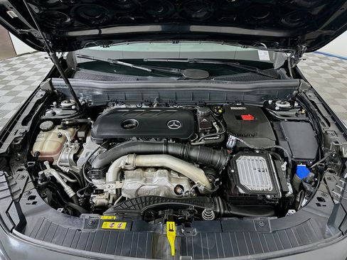Used 2025 Mercedes-Benz GLB 250 image 34