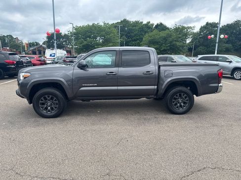 Used 2023 Toyota Tacoma SR5 AWD/4WD image 4