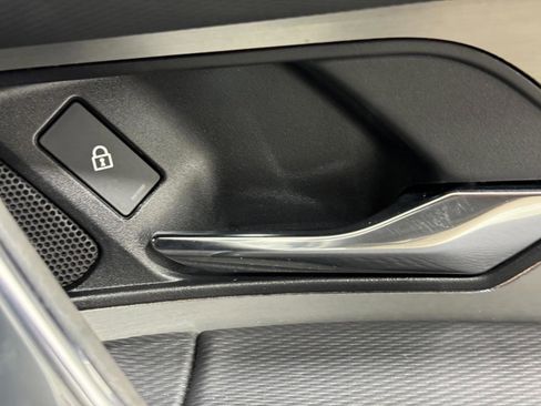 Used 2022 Land Rover Discovery Sport S R-Dynamic image 22