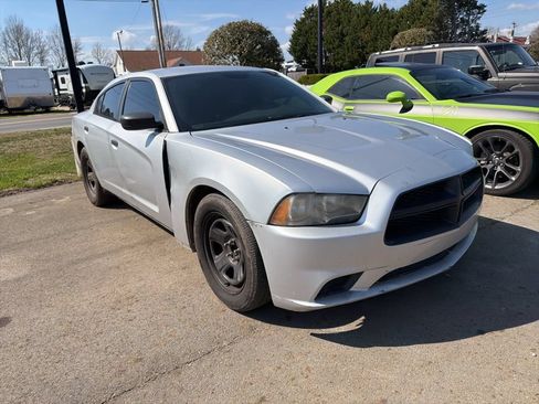 Used 2013 Dodge Charger Police RWD image 3