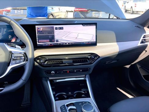 Certified 2025 BMW 330i Sedan image 6