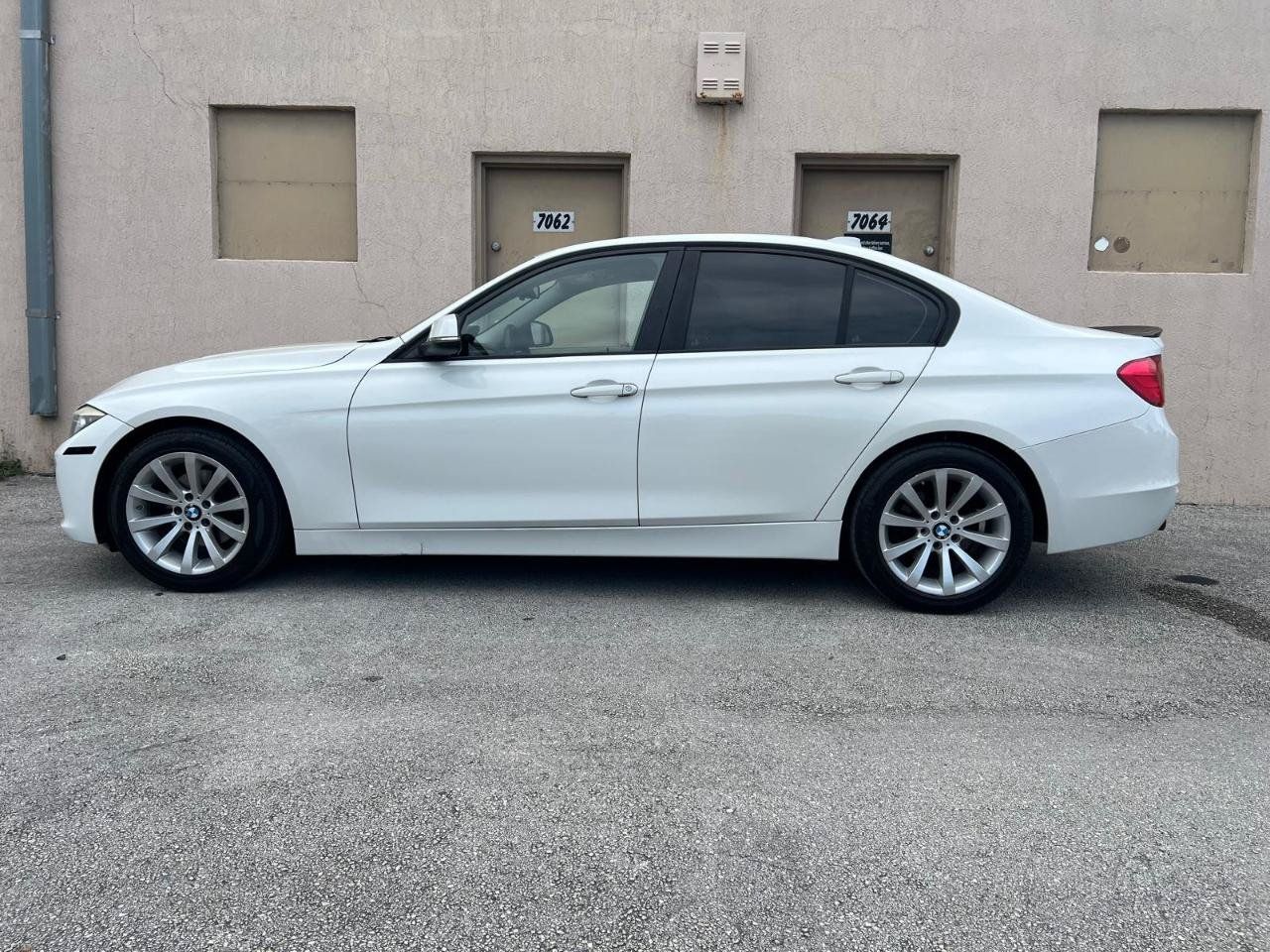Used 2014 BMW 320i Sedan RWD image 12
