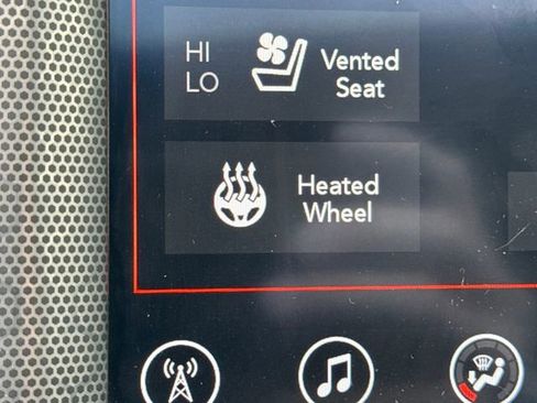 Used 2017 Dodge Challenger GT w/ Technology Group image 31