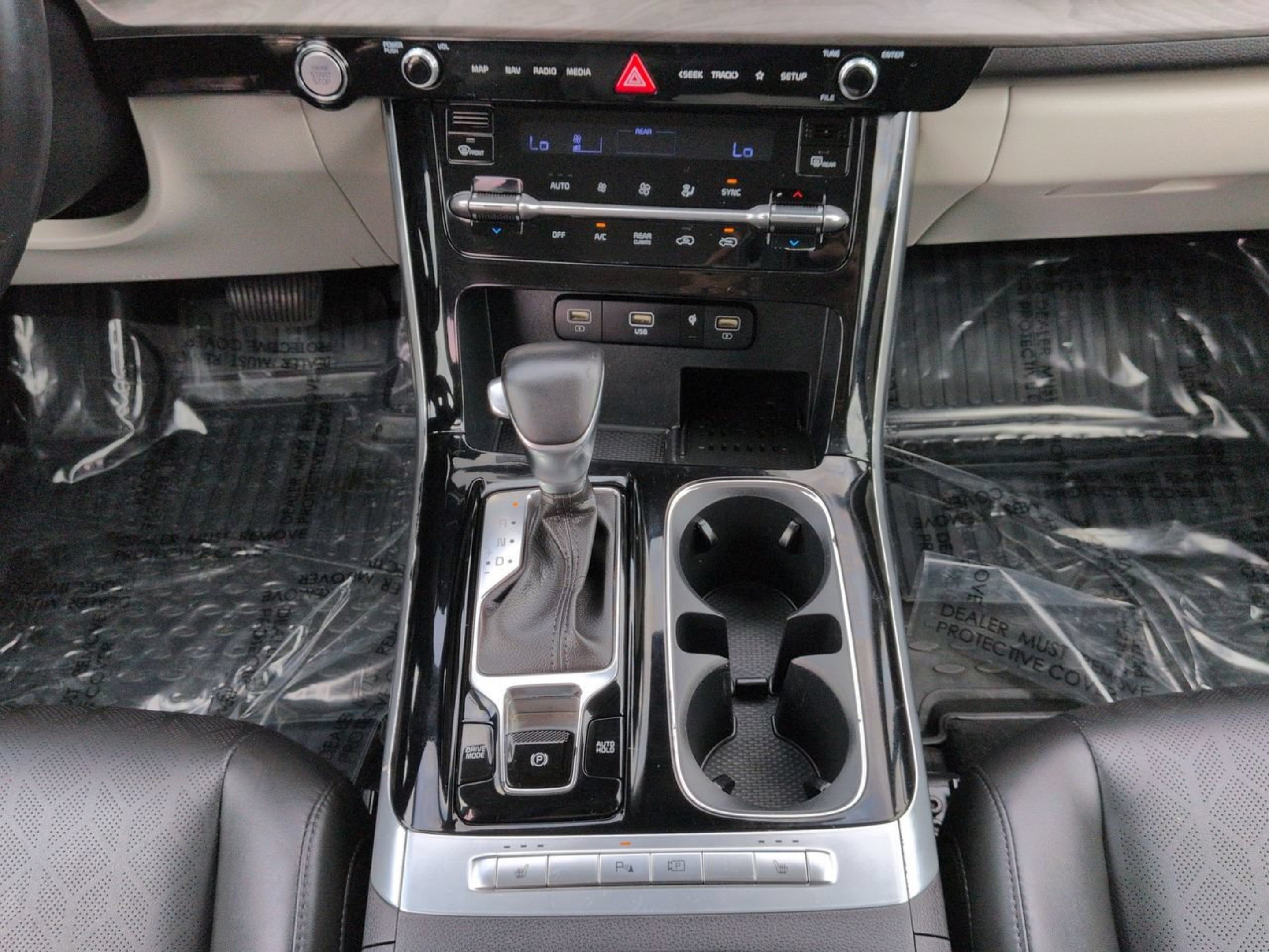 Certified 2023 Kia Carnival EX FWD image 24