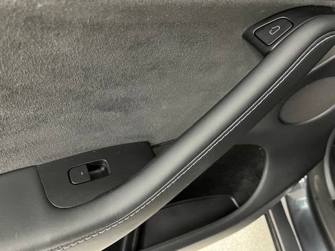 Used 2024 Tesla Model Y 2WD image 40