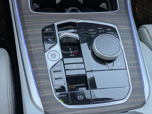 Used 2025 BMW X5 sDrive40i w/ Premium Package image 23