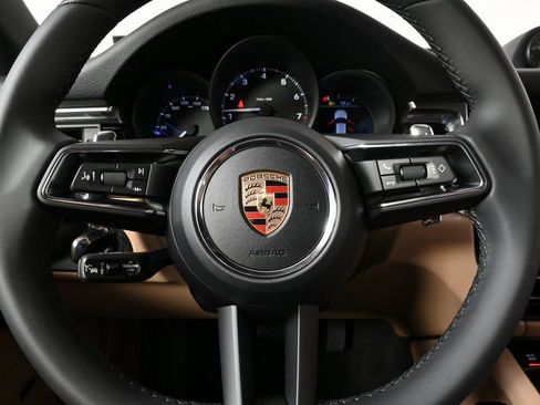 Used 2026 Porsche Macan AWD/4WD image 9