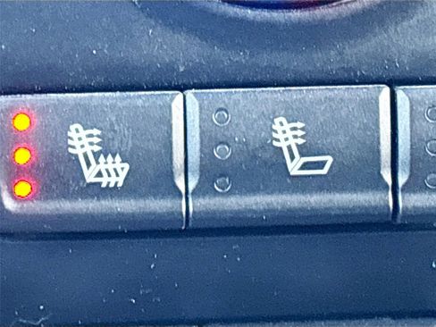 Used 2023 Chevrolet Silverado 2500 LTZ w/ LTZ Convenience Package image 19