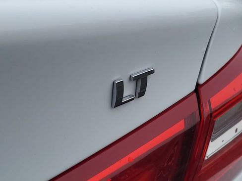 Used 2025 Chevrolet Malibu LT image 30