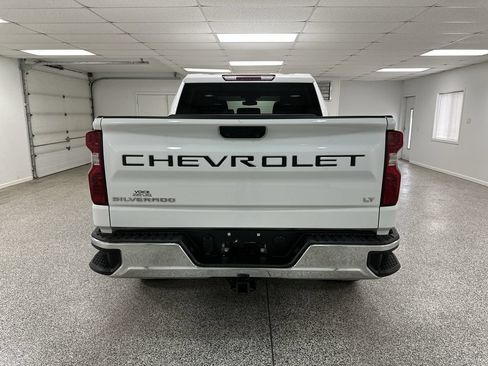 Used 2024 Chevrolet Silverado 1500 LT AWD/4WD image 7