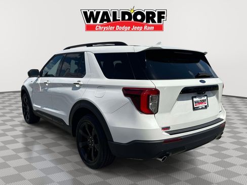 Used 2023 Ford Explorer ST-Line AWD/4WD image 4