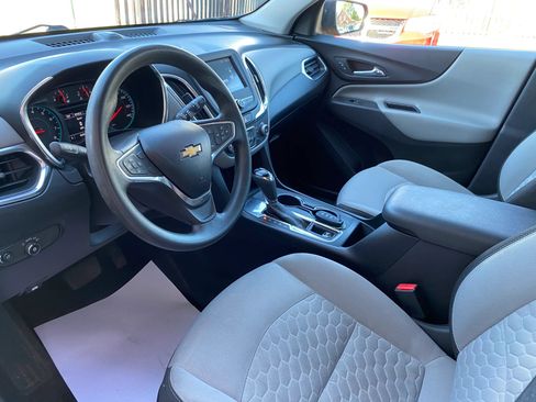 Used 2018 Chevrolet Equinox LS FWD image 3
