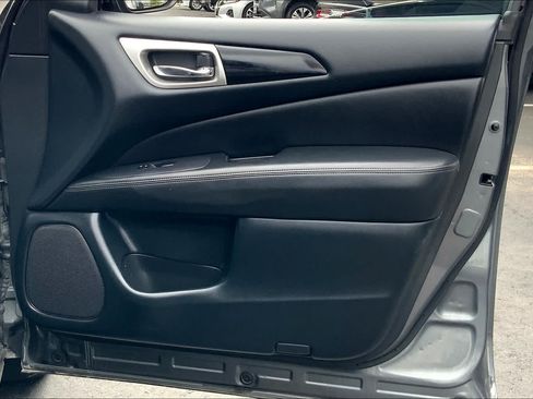 Used 2020 Nissan Pathfinder S FWD image 23