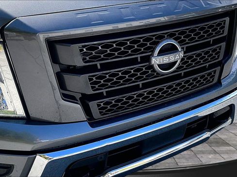 Used 2024 Nissan Titan SV w/ SV Convenience Package RWD image 29