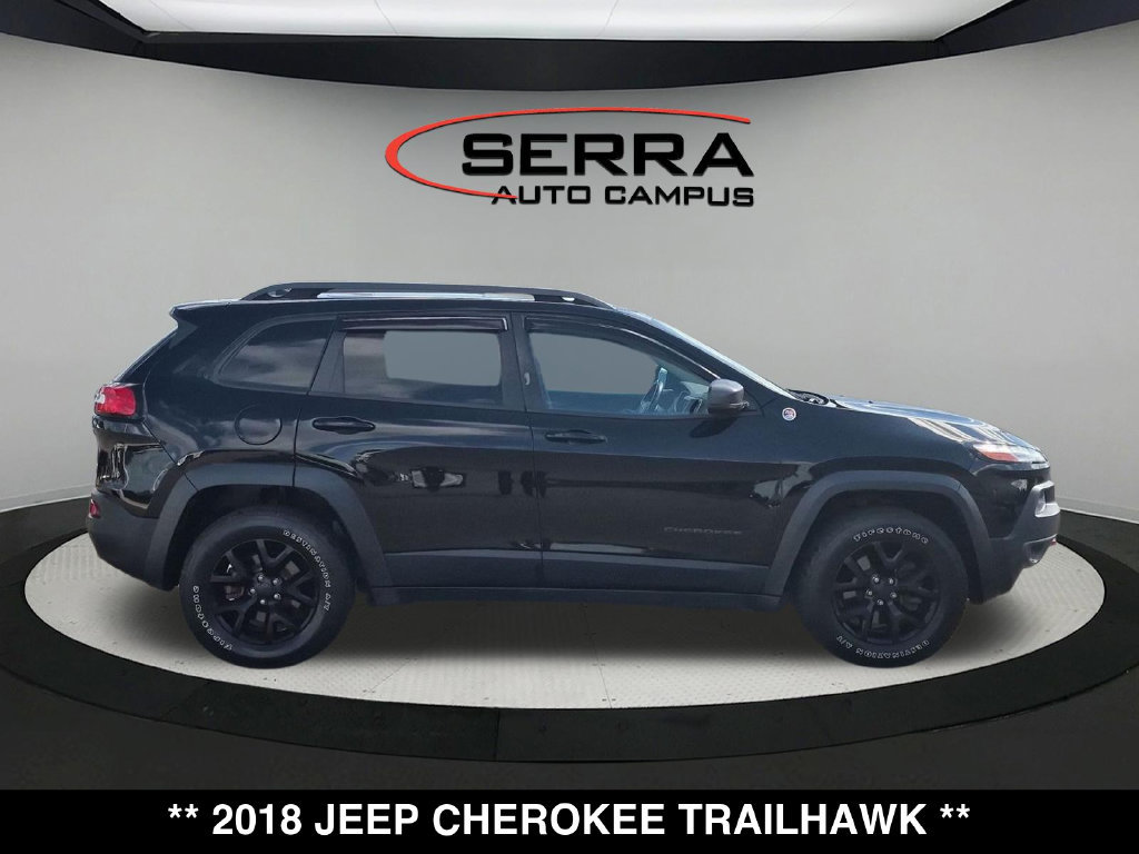 Used 2018 Jeep Cherokee Trailhawk AWD/4WD image 15