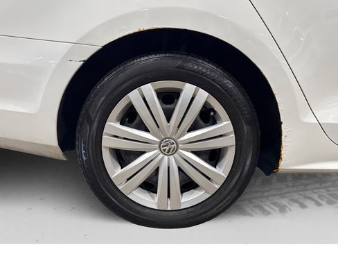 Used 2017 Volkswagen Jetta S image 47