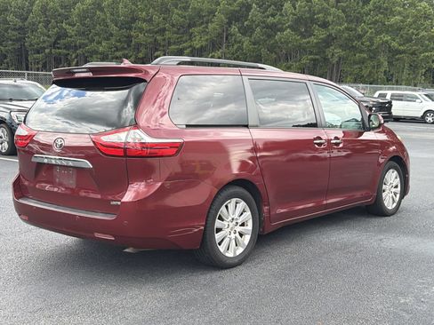 Used 2015 Toyota Sienna Limited FWD image 17