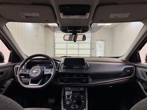 Used 2023 Nissan Rogue SV AWD/4WD image 24