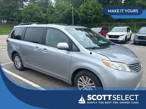 Used 2013 Toyota Sienna XLE FWD image 1