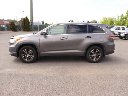 Used 2016 Toyota Highlander XLE AWD/4WD image 8