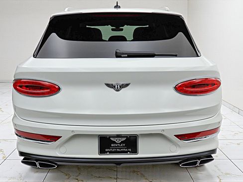 Certified 2022 Bentley Bentayga image 13