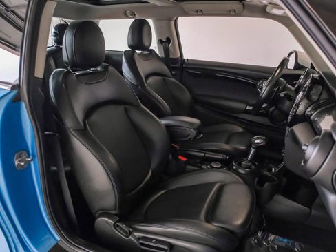 Used 2019 MINI Cooper S image 32