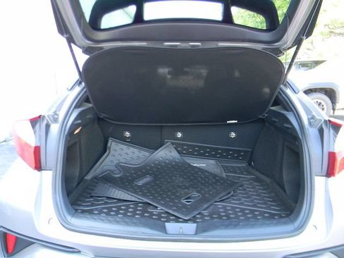 Used 2019 Toyota C-HR Limited FWD image 19