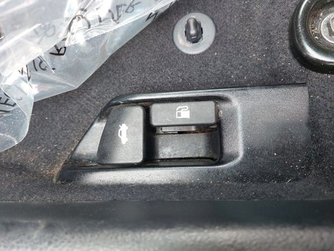 Used 2015 Toyota Camry SE FWD image 30