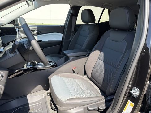 New 2026 Chevrolet Trax LT w/ LT Convenience Package FWD image 11