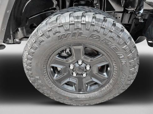 Used 2021 Jeep Gladiator Sport AWD/4WD image 11